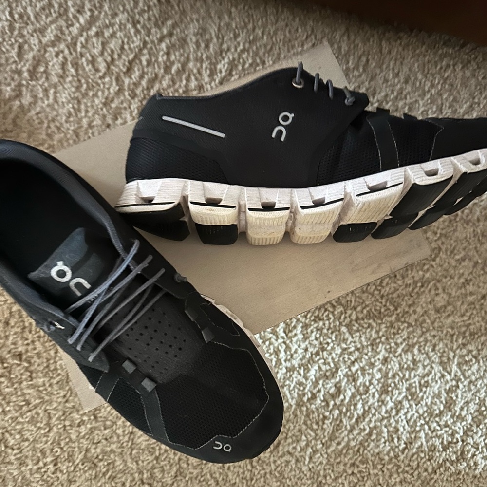 On Running Men's Black Running Shoes